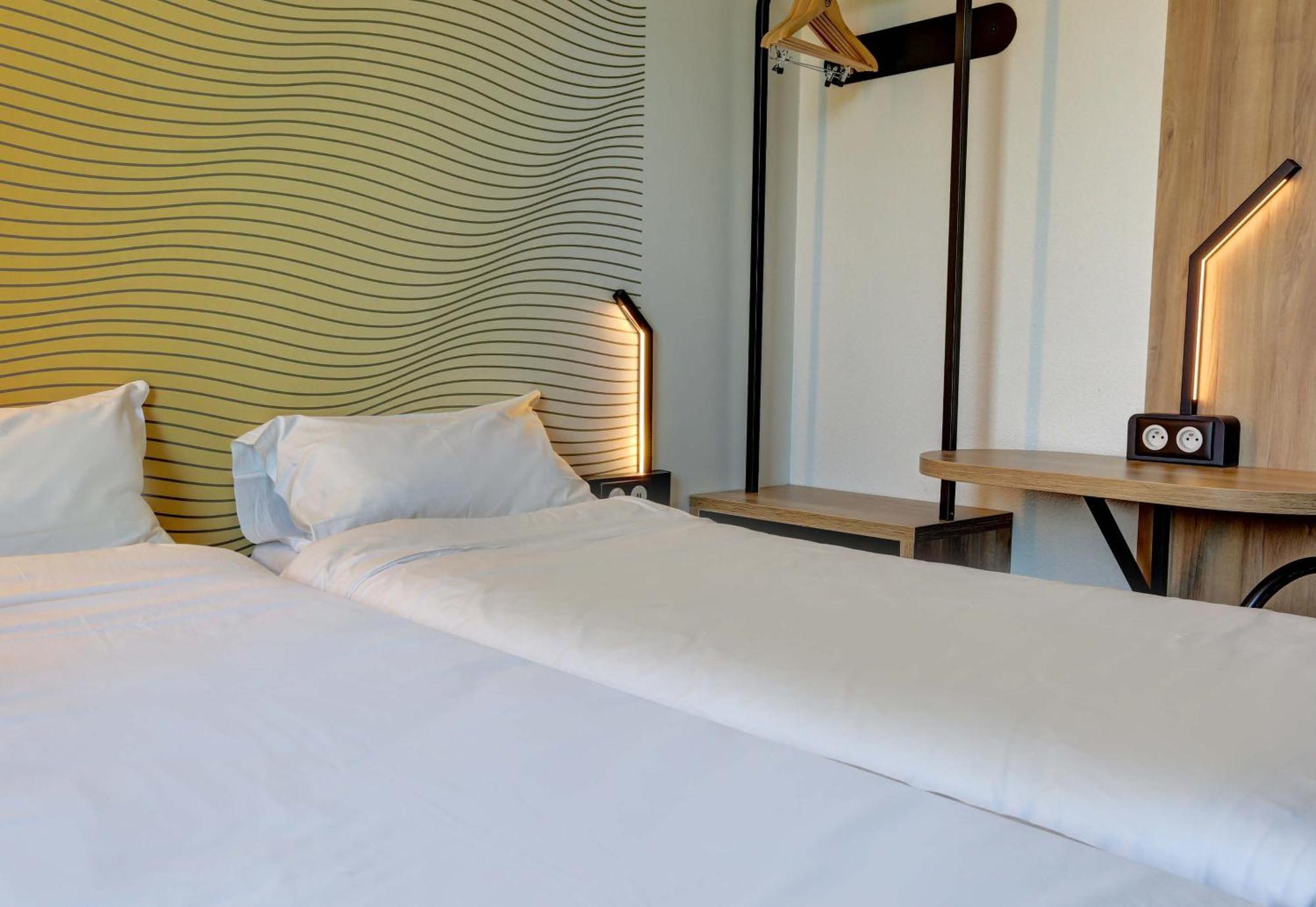 B&B Hotel Reims Bezannes Bagian luar foto